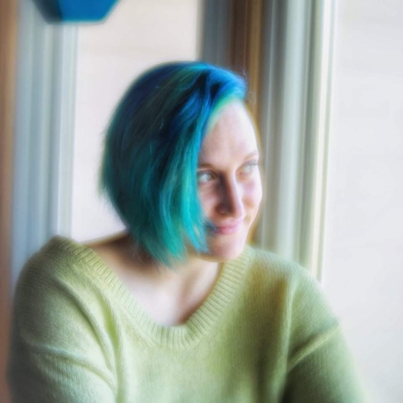 Meet your Posher, Miranda - Picture 1 of 1